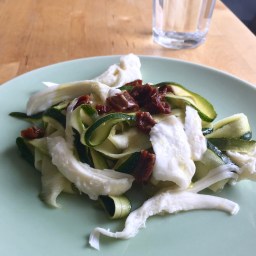 Quick and super easy zucchini pasta